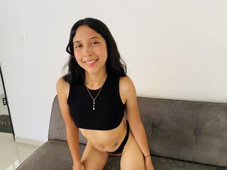 camgirl playing with vibrator AleTory