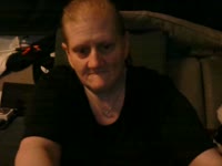 Ik ben een lieve maar ondeugende goedlachs , vriendelijk en speels