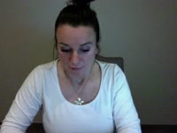 Hey ik ben Nina. Korte intro .. ik ben klein van stuk maar groots in presence, love it. Dominant op een speelse manier.ik hou van nieuwe uitdagingen! Oeh, ik voel de vibes al ..