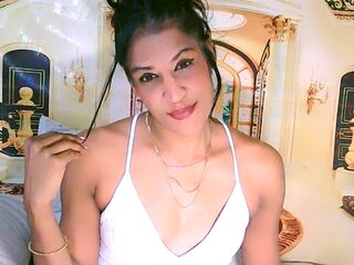 livesex video AzzyGreene