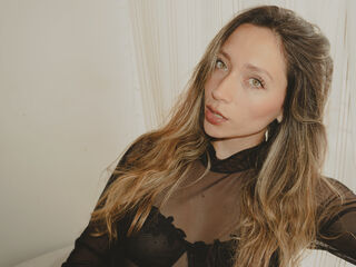 fingering camgirl LaurentBelluci