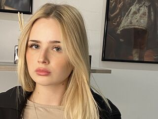 closeup cam MarnieRhyner