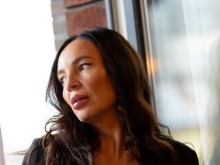 nude webcamgirl NansyBond