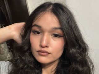 camgirl playing with sextoy SorayaBenezra