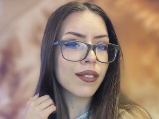 girl chat room EmaLowee
