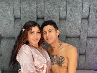couple bedroom sex webcam MilenaAndRoyce
