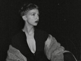 topless girl AniKali