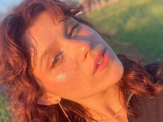 cam girl masturbating with sextoy AstridChing