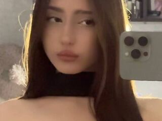 naked camgirl gallery BellaJersiquins