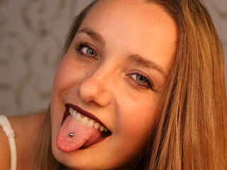 dirty cam show BelleCox