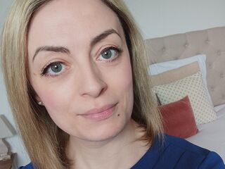 naked camgirl BiancaLuxe