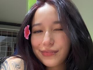sexy cam girl CamiLewit