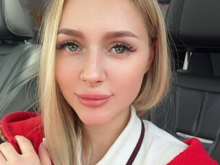 camgirl playing with sextoy CandiceBless
