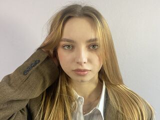 Kinky webcam girl ChariseKuhnke