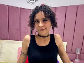 camgirl playing with sextoy CherryRoses