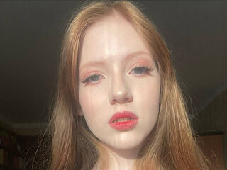 cam girl playing with sextoy ClarisaTaubert