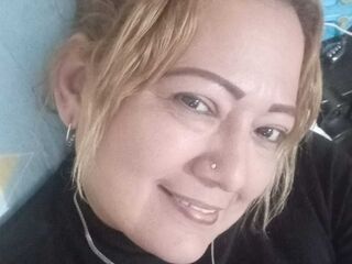 masturbating webcam girl ClauCollins
