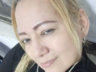 camgirl fingering shaved pussy ClauWatson