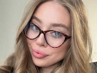 camgirl masturbating DianeWhitly