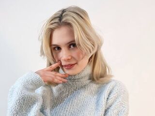 camgirl playing with dildo DionTarzia