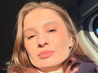 hot cam girl fingering pussy DonnieFreed
