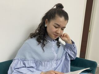 fingering camslut EllyJames