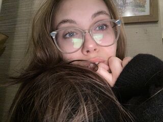 fingering girl webcam picture EmilyLoven