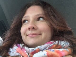 naked camgirl masturbating with dildo EmmieTatte