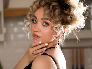 camgirl fingering bald pussy EvaSoftly