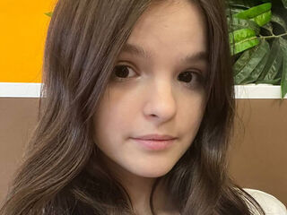 hot strip tease web cam GiannaHarrison