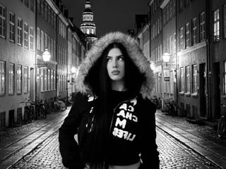 camslut fingering shaved pussy HazelHayese