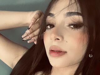 hot strip tease cam IsabellaVerona