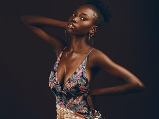 adult liveshow IssaJenner