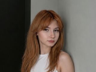 naked webcam girl JeniceRadulescu