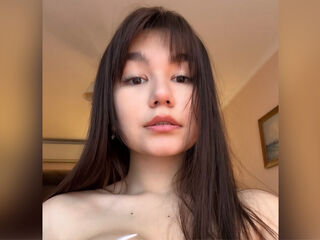 girl webcam show JuliaCutee