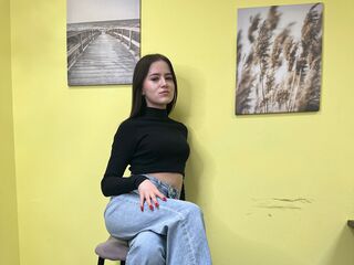 camgirl playing with dildo KeeleyGambee