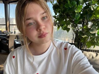 nude gamgirl KendallHennig