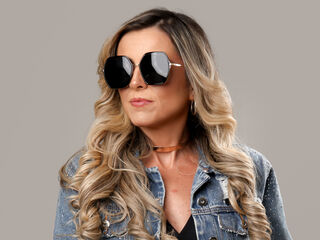 chat room cam KiaraMoraes