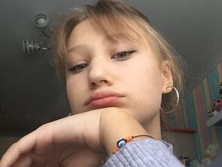 naked cam girl masturbating with vibrator LakeeshaBrimmer