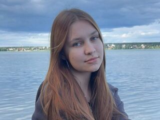 naked webcamgirl picture LeaDeeg