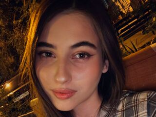 fingering cam whore LeiaFrost