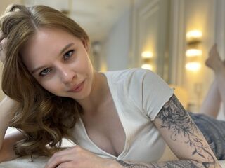 naughty cam girl masturbating with dildo LilyMouss