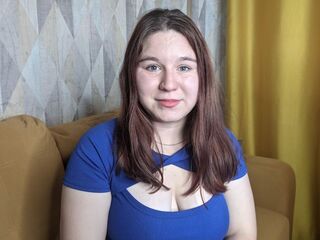 cam girl playing with sextoy LisaWondorsen