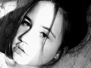 cam girl masturbating with sextoy LoriFlox