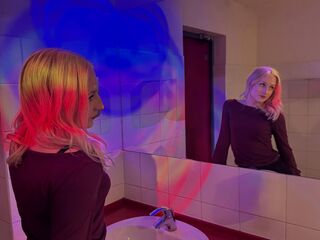 sexcam show LucilleWiste