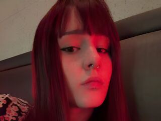 camwhore masturbating with vibrator MaeveLith