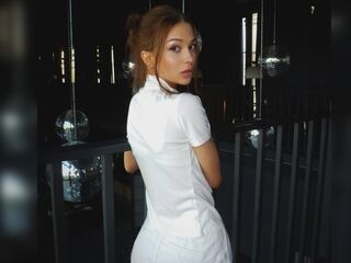 girl topless MarielScharpf