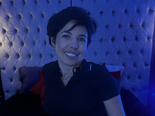 live chatroom MarietteAdams
