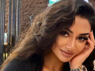 hot naked webcamgirl MayaDastrup