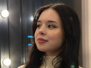 cam girl fingering MikiPellon